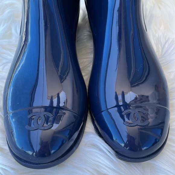 Authentic NWOB Chanel Navy Blue Rubber Camellia Flower Rain Boots - Picture 9 of 16